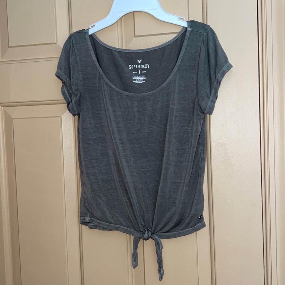 American Eagle “soft and sexy” t-shirt with front tie!